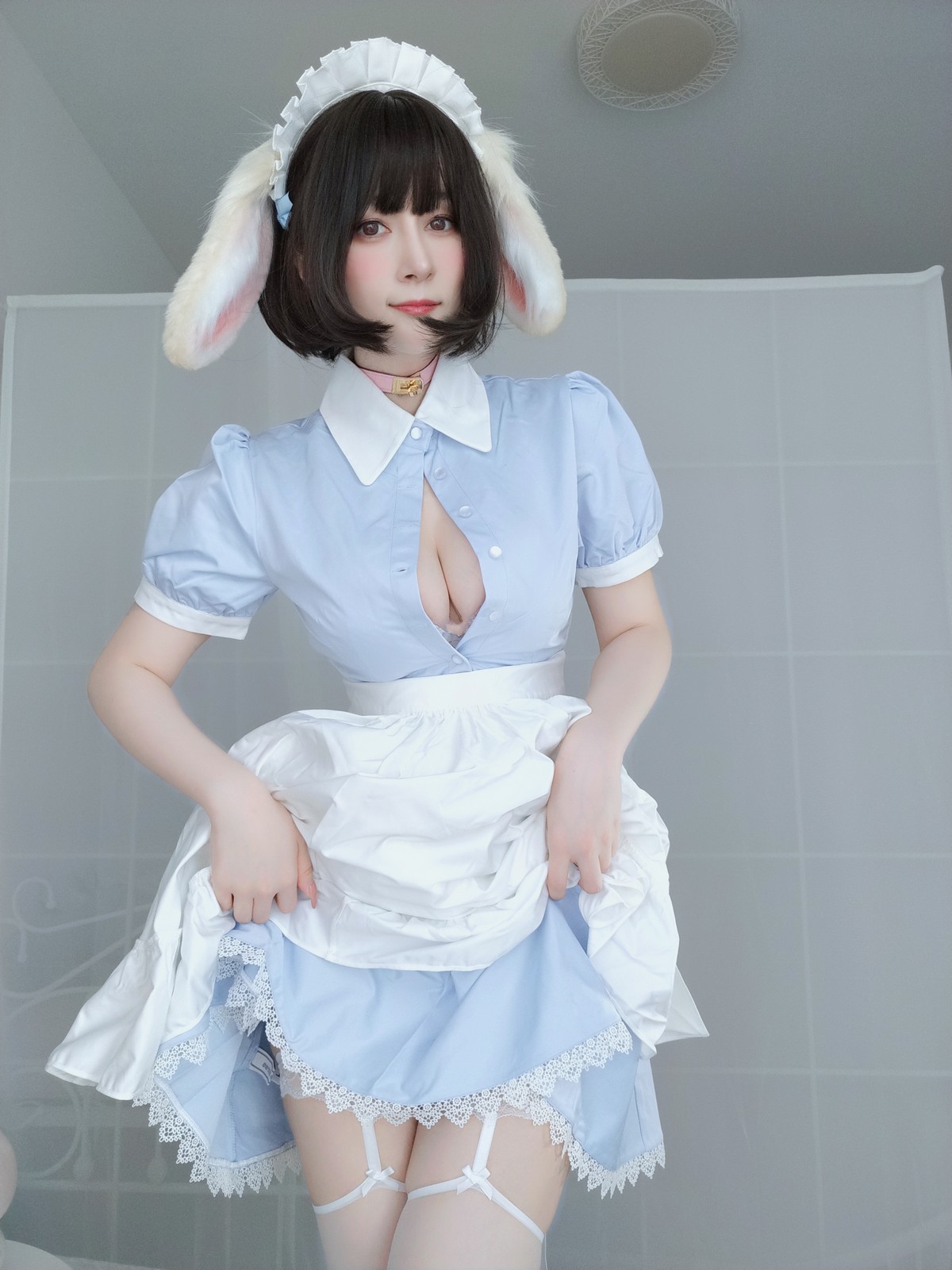 xgyw.top_Coser小姐姐白银兔耳女仆主题私房性感女仆装配白色蕾丝袜秀翘臀诱惑写真148P