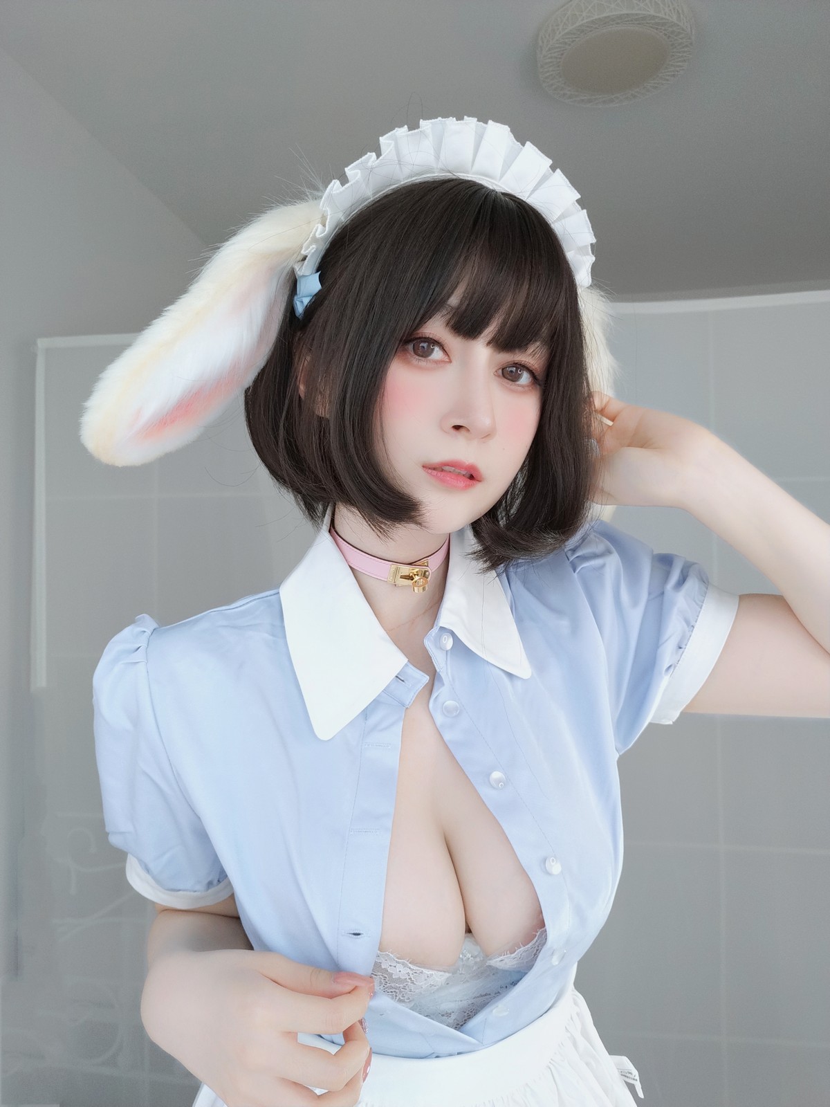 xgyw.top_Coser小姐姐白银兔耳女仆主题私房性感女仆装配白色蕾丝袜秀翘臀诱惑写真148P