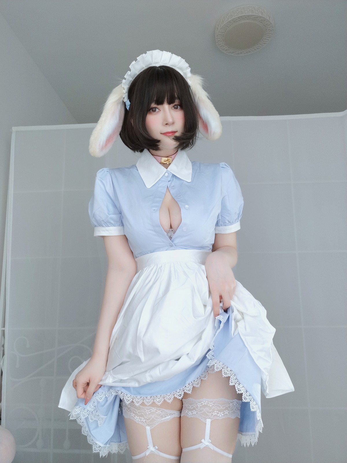 xgyw.top_Coser小姐姐白银兔耳女仆主题私房性感女仆装配白色蕾丝袜秀翘臀诱惑写真148P
