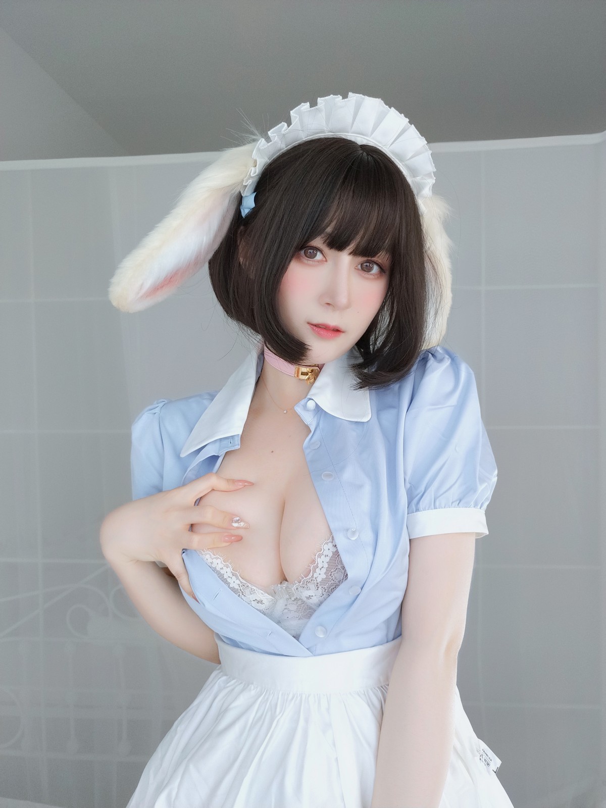 xgyw.top_Coser小姐姐白银兔耳女仆主题私房性感女仆装配白色蕾丝袜秀翘臀诱惑写真148P