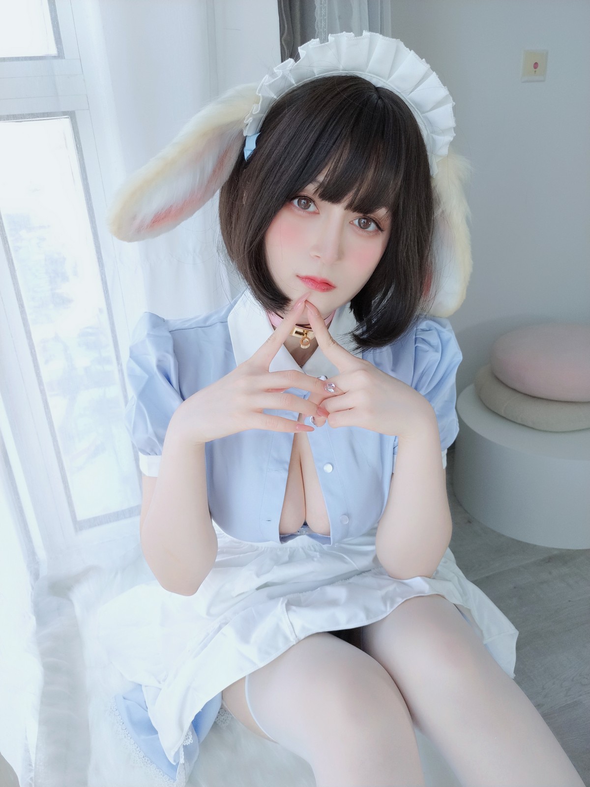 xgyw.top_Coser小姐姐白银兔耳女仆主题私房性感女仆装配白色蕾丝袜秀翘臀诱惑写真148P