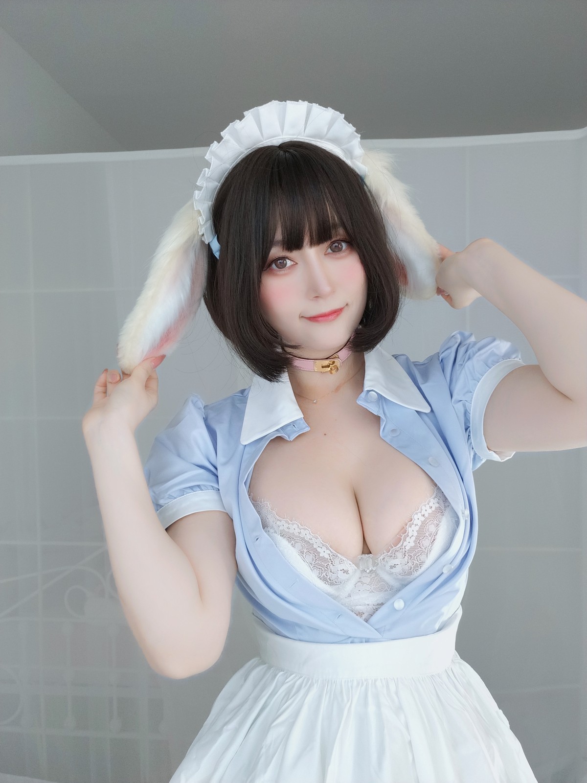 xgyw.top_Coser小姐姐白银兔耳女仆主题私房性感女仆装配白色蕾丝袜秀翘臀诱惑写真148P