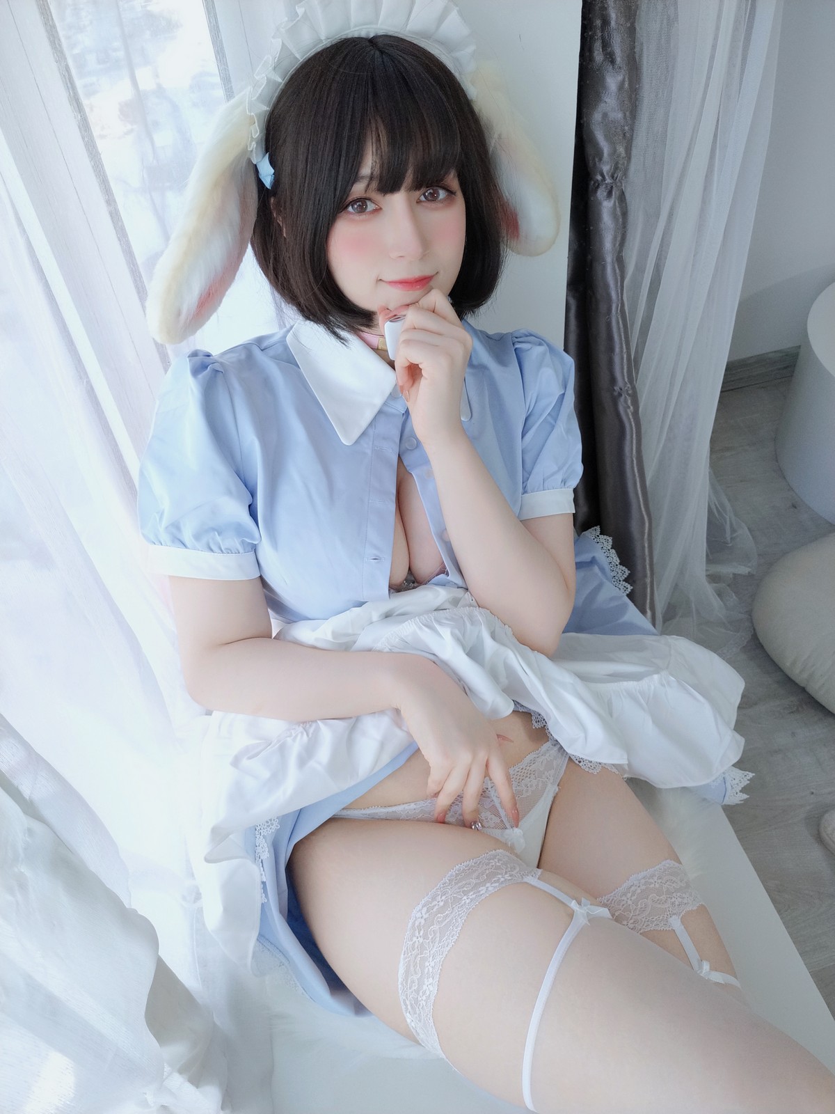 xgyw.top_Coser小姐姐白银兔耳女仆主题私房性感女仆装配白色蕾丝袜秀翘臀诱惑写真148P