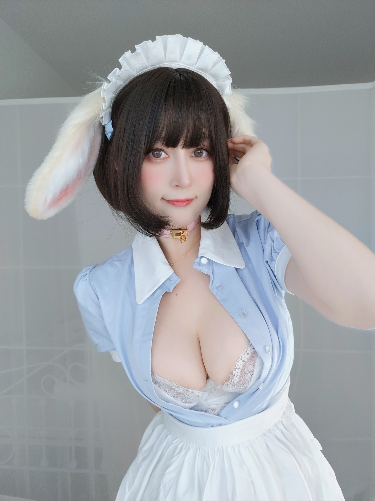 xgyw.top_Coser小姐姐白银兔耳女仆主题私房性感女仆装配白色蕾丝袜秀翘臀诱惑写真148P