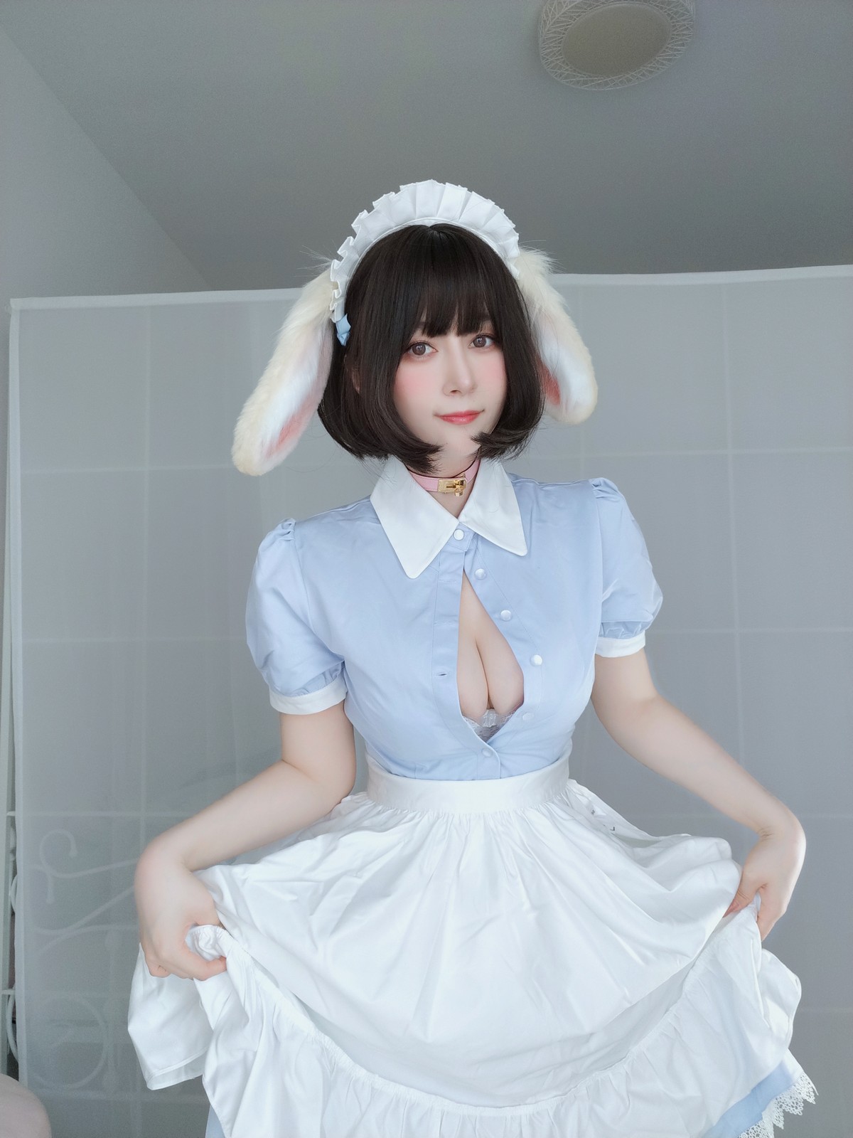 xgyw.top_Coser小姐姐白银兔耳女仆主题私房性感女仆装配白色蕾丝袜秀翘臀诱惑写真148P
