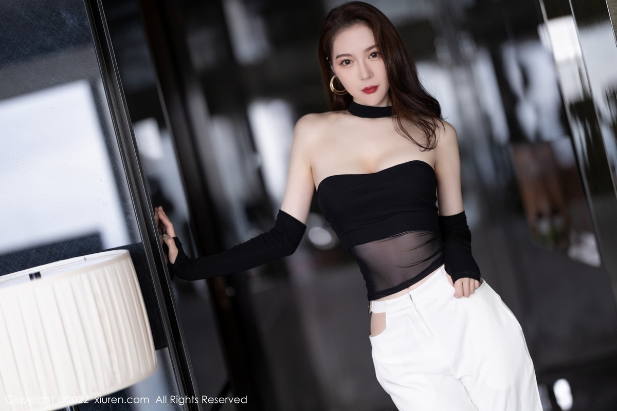 xgyw.top_XiuRen第5487期_模特梦心玥黑色轻透露肩网纱配白长裤半脱秀曼妙身姿诱惑写真80P