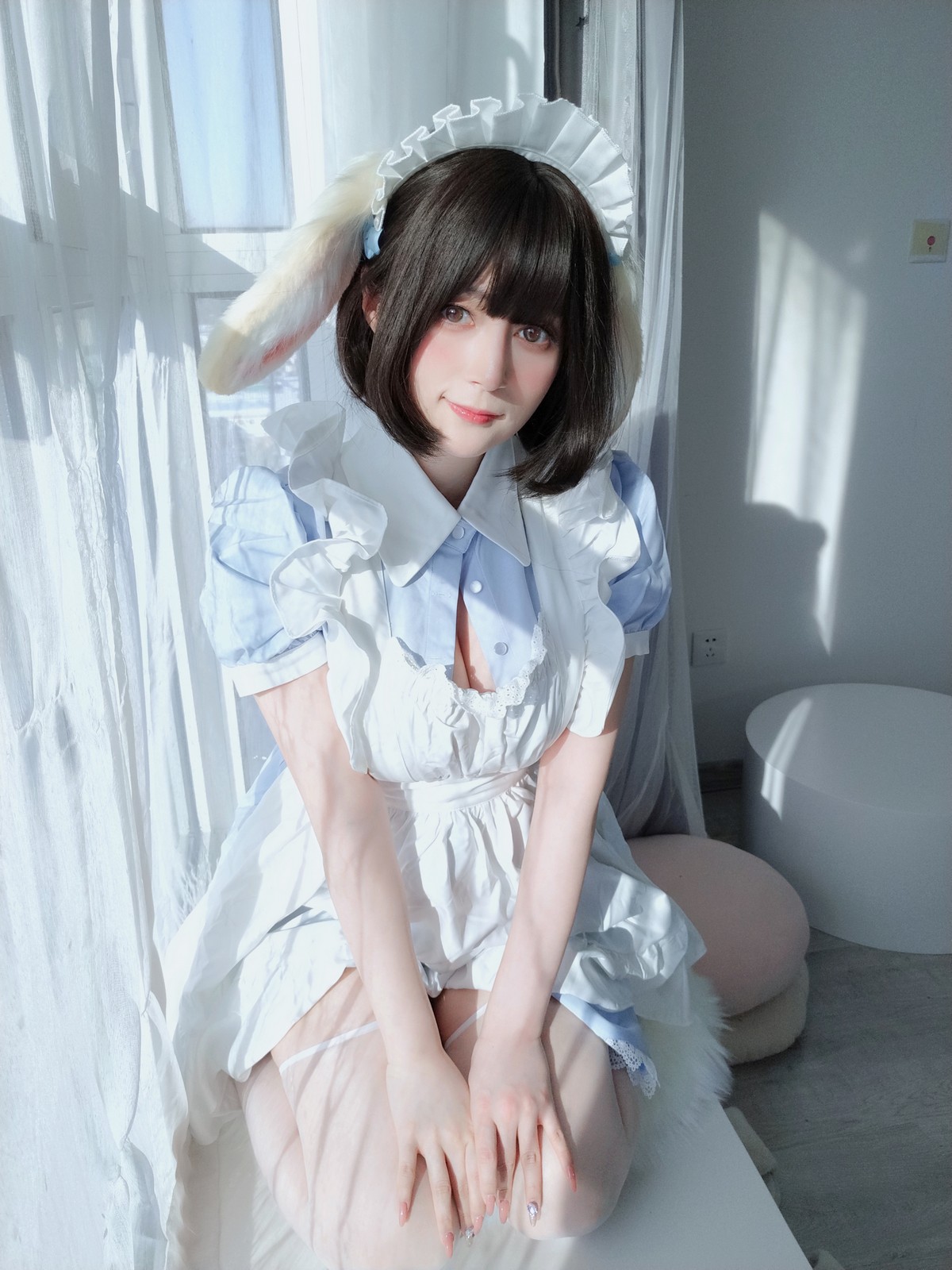xgyw.top_Coser小姐姐白银兔耳女仆主题私房性感女仆装配白色蕾丝袜秀翘臀诱惑写真148P