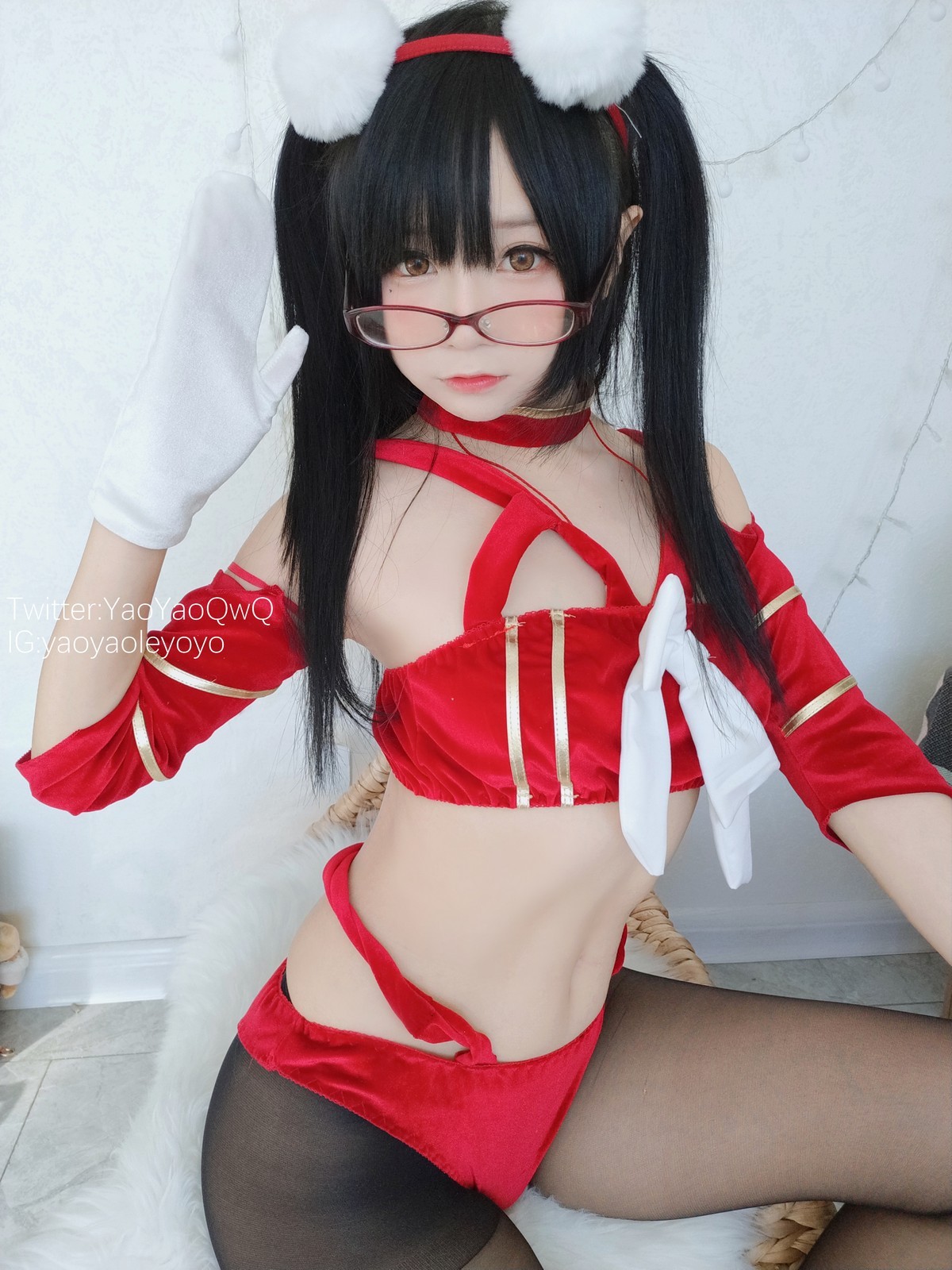 xgyw.top_网络美女软妹摇摇乐黑色长筒袜主题性感红色服饰配超薄开档黑丝撩人诱惑写真67P