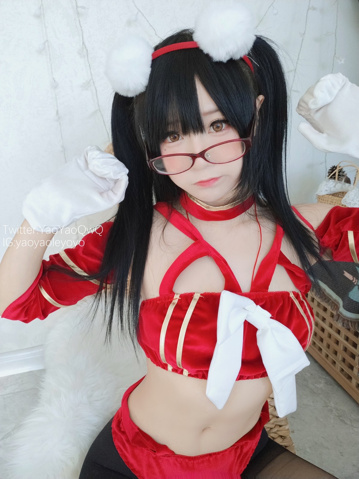 xgyw.top_网络美女软妹摇摇乐黑色长筒袜主题性感红色服饰配超薄开档黑丝撩人诱惑写真67P