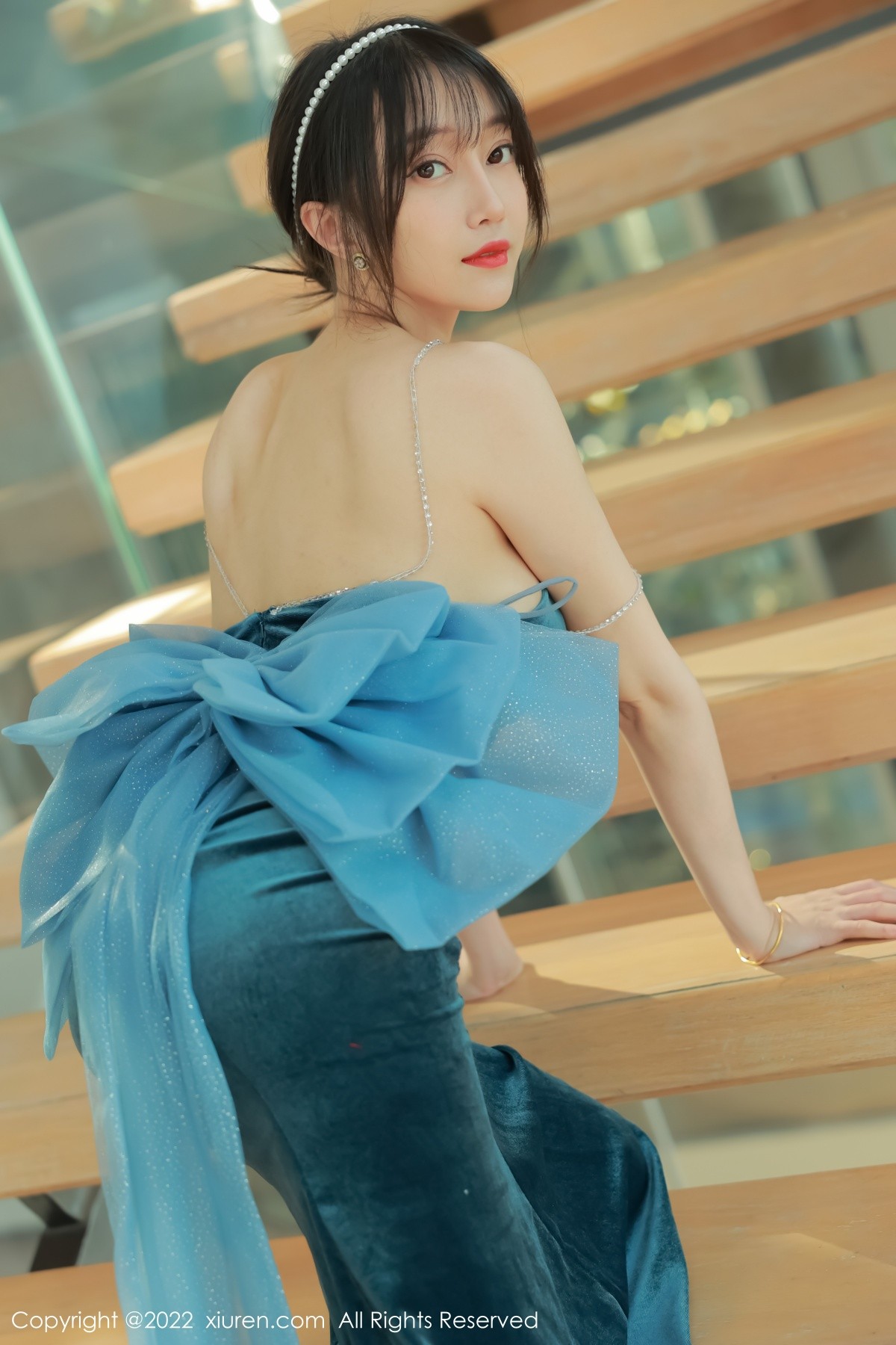 xgyw.top_XiuRen第5493期_模特玥儿玥er香格里拉旅拍暗绿色吊带长裙秀完美身材诱惑写真59P