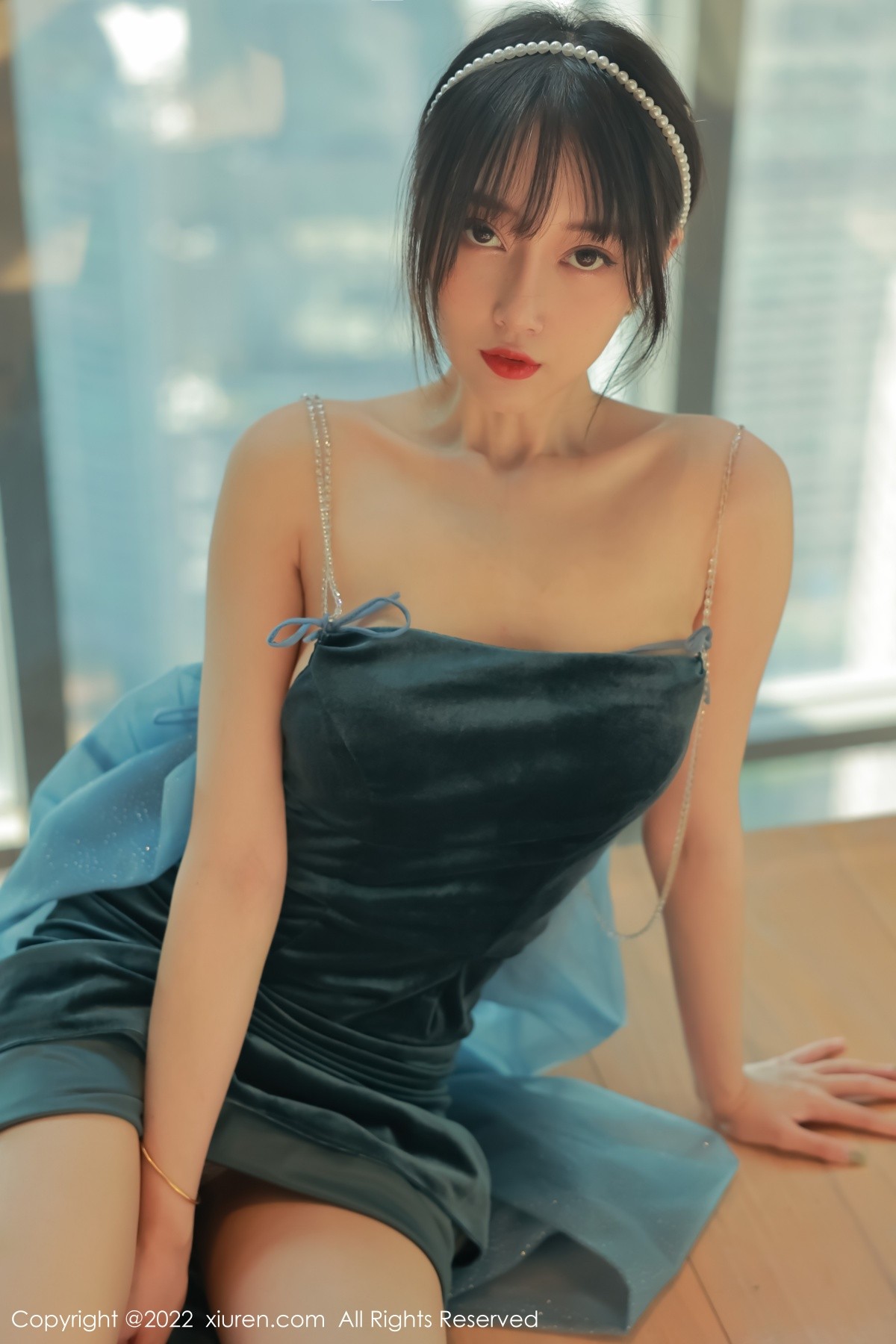 xgyw.top_XiuRen第5493期_模特玥儿玥er香格里拉旅拍暗绿色吊带长裙秀完美身材诱惑写真59P
