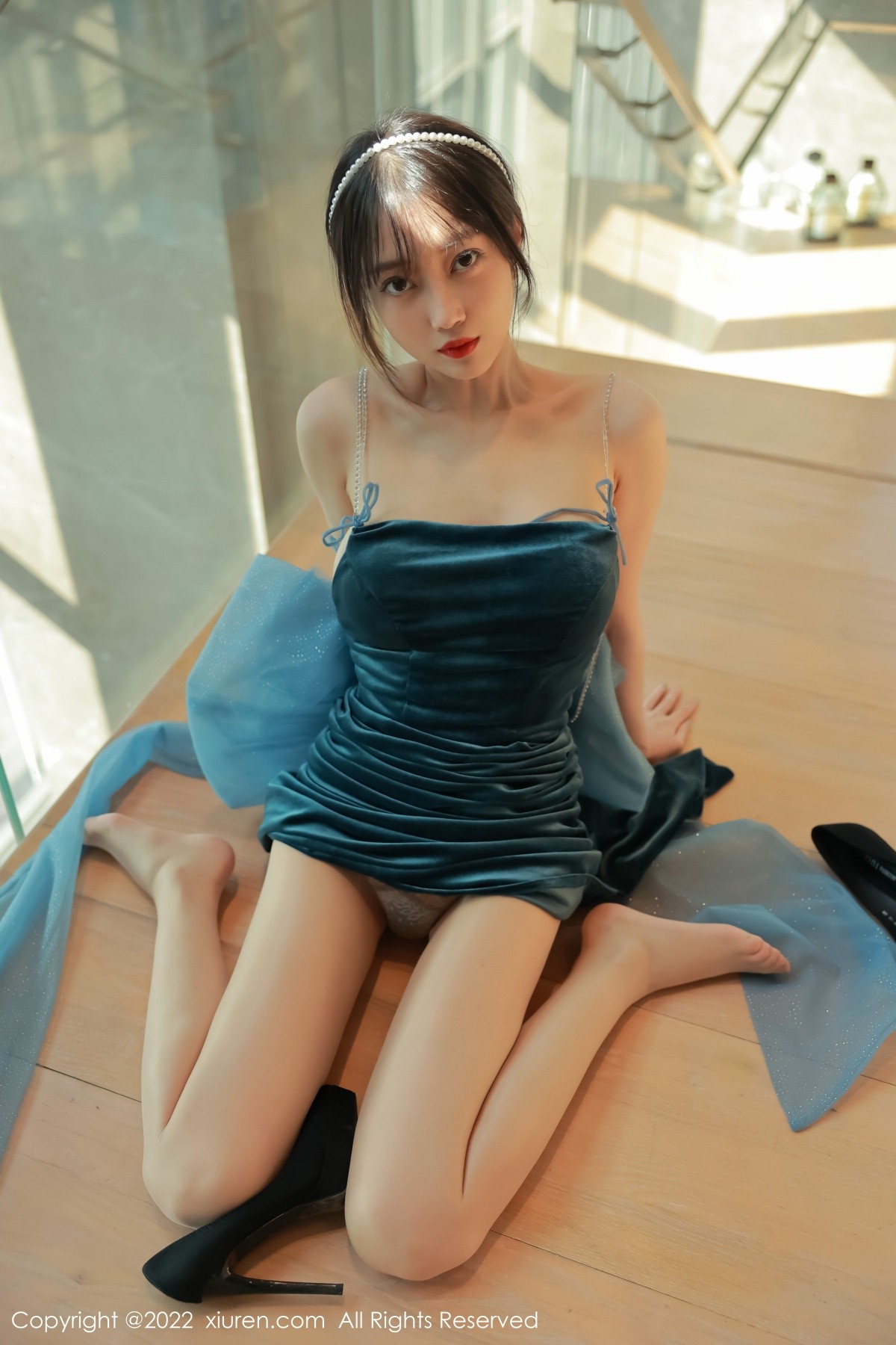 xgyw.top_XiuRen第5493期_模特玥儿玥er香格里拉旅拍暗绿色吊带长裙秀完美身材诱惑写真59P