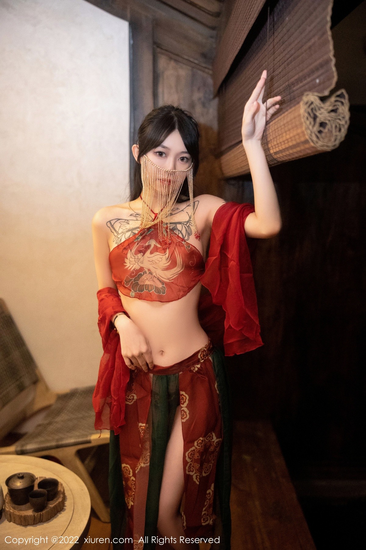 xgyw.top_XiuRen第5527期_模特奶瓶大理旅拍私房性感红色轻透古装服秀完美身材诱惑写真78P