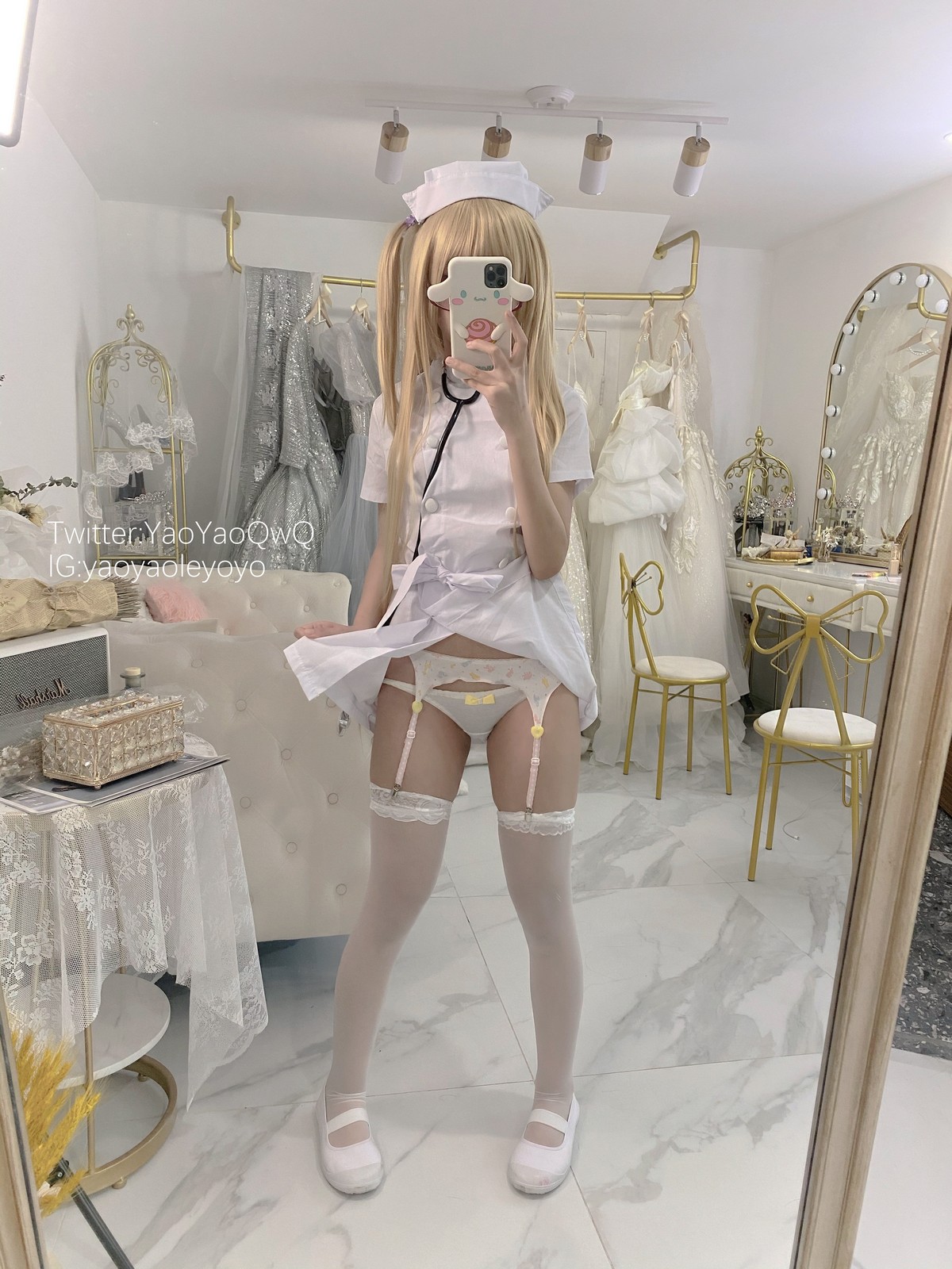 xgyw.top_网络美女软妹摇摇乐治愈不愉快主题私房护士装半脱露白色蕾丝吊袜诱惑写真89P