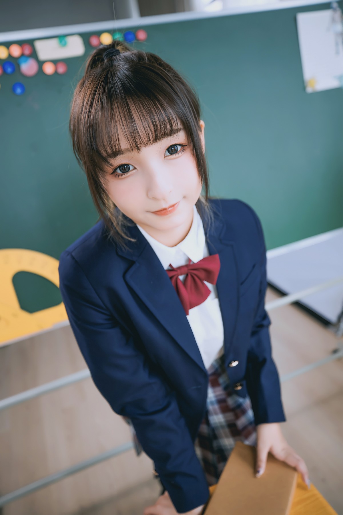 xgyw.top_萝莉美女神楽板真冬百合教室主题教室里师生情主题性感白T配黑丝袜诱惑写真150P
