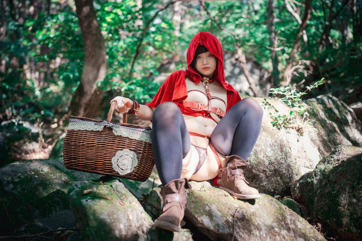 xgyw.top_[DJAWA]No.194_Mimmi_Naughty Red Hiring Hood主题户外红色情趣服饰惹火诱惑写真125P