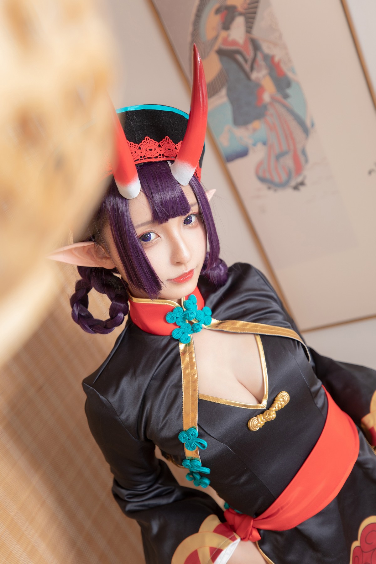 xgyw.top_萝莉美女神楽板真冬酒吞cos主题性感黑色短旗袍秀翘臀美腿撩人诱惑写真150P