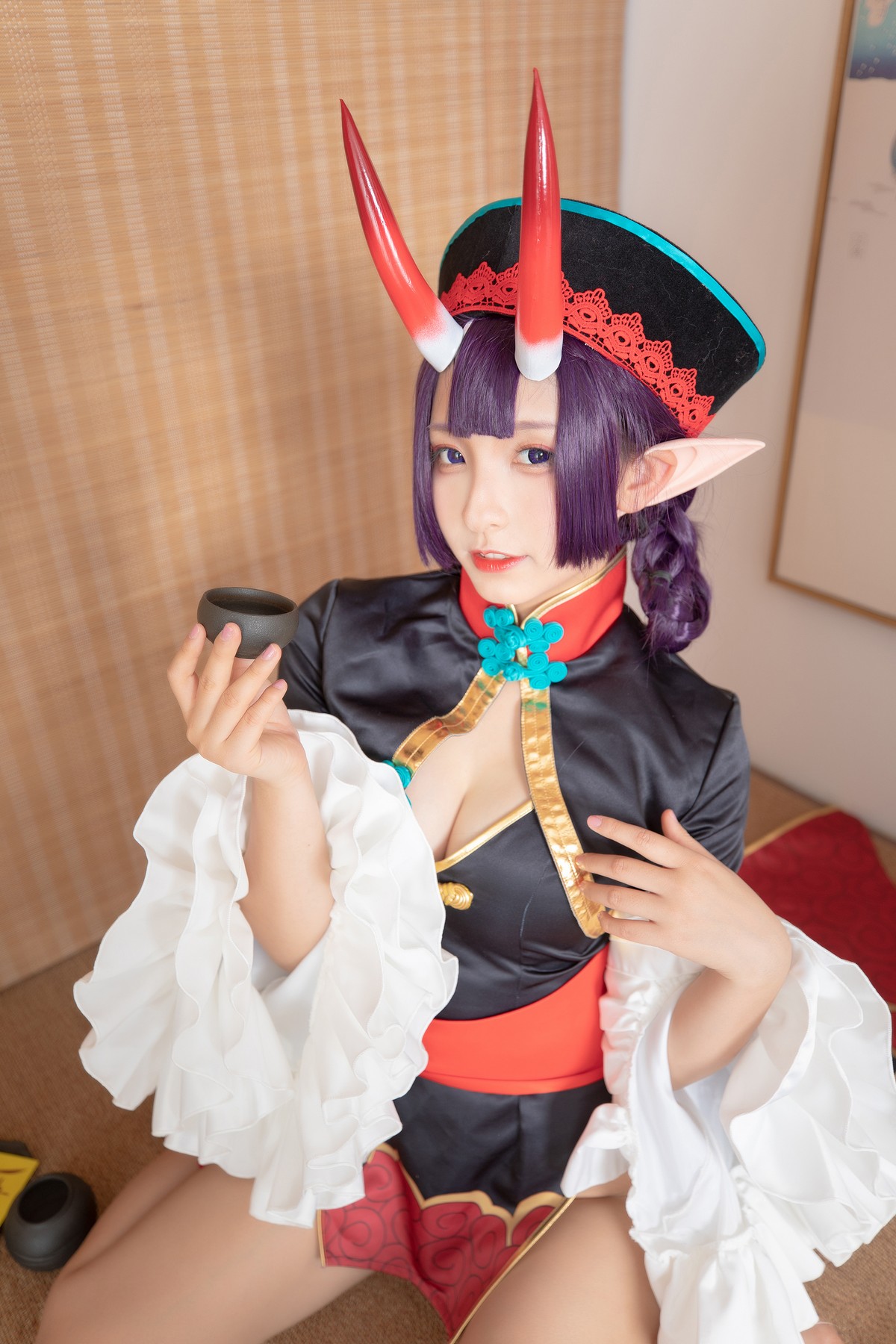 xgyw.top_萝莉美女神楽板真冬酒吞cos主题性感黑色短旗袍秀翘臀美腿撩人诱惑写真150P