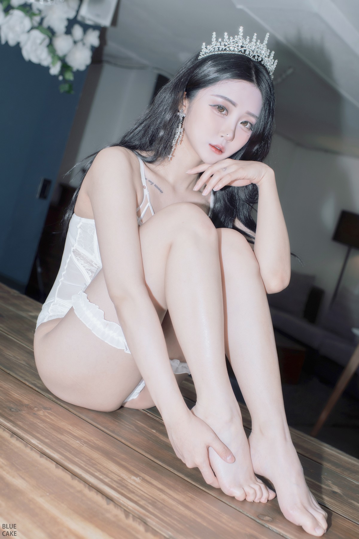 xgyw.top_[Bluecake]Bomi-Happy Bomiday主题私房性感白色情趣内衣秀完美身材诱惑写真95P