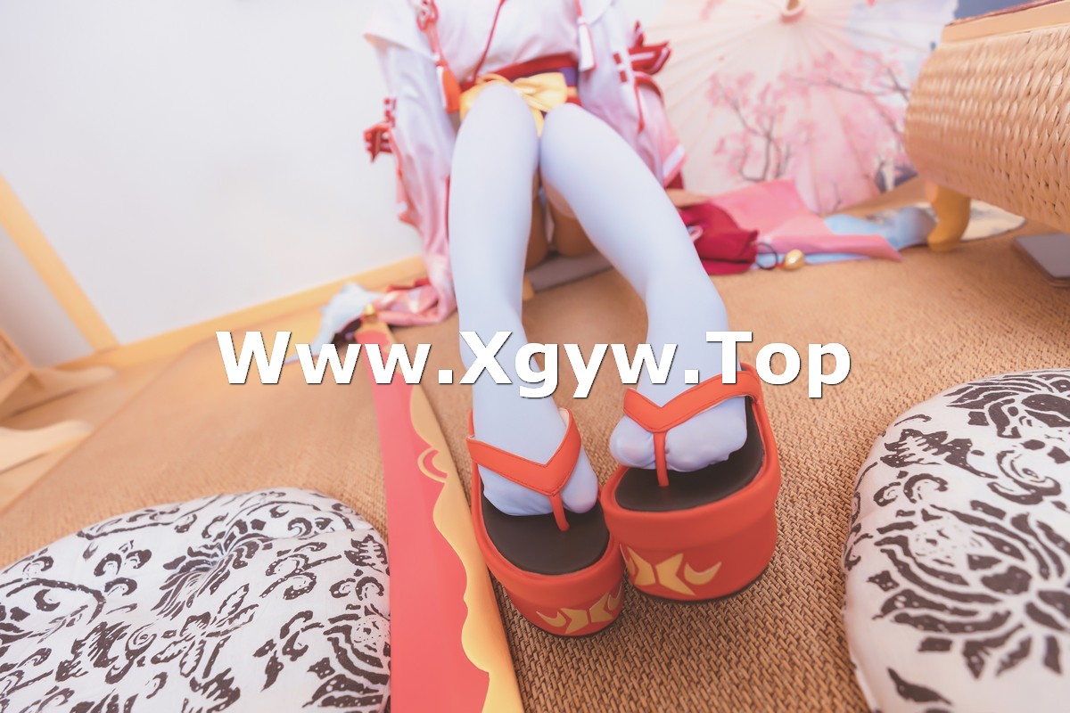 xgyw.top_萝莉美女神楽板真冬刀之语主题私房性感日系风白色腿袜秀美腿完美诱惑写真150P
