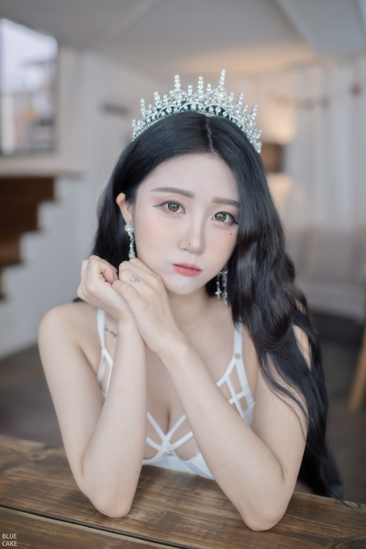 xgyw.top_[Bluecake]Bomi-Happy Bomiday主题私房性感白色情趣内衣秀完美身材诱惑写真95P