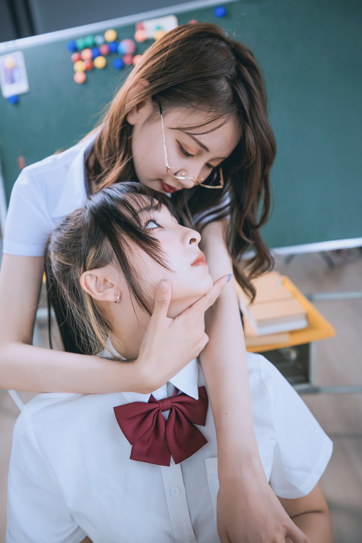 xgyw.top_萝莉美女神楽板真冬百合教室主题教室里师生情主题性感白T配黑丝袜诱惑写真150P