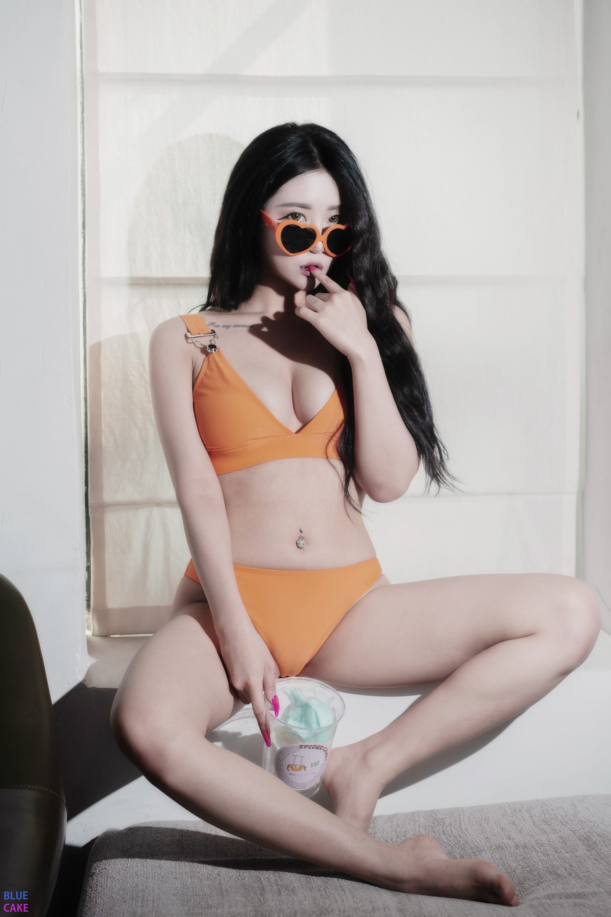 xgyw.top_[Bluecake]Bomi-Happy Bomiday主题私房性感白色情趣内衣秀完美身材诱惑写真95P
