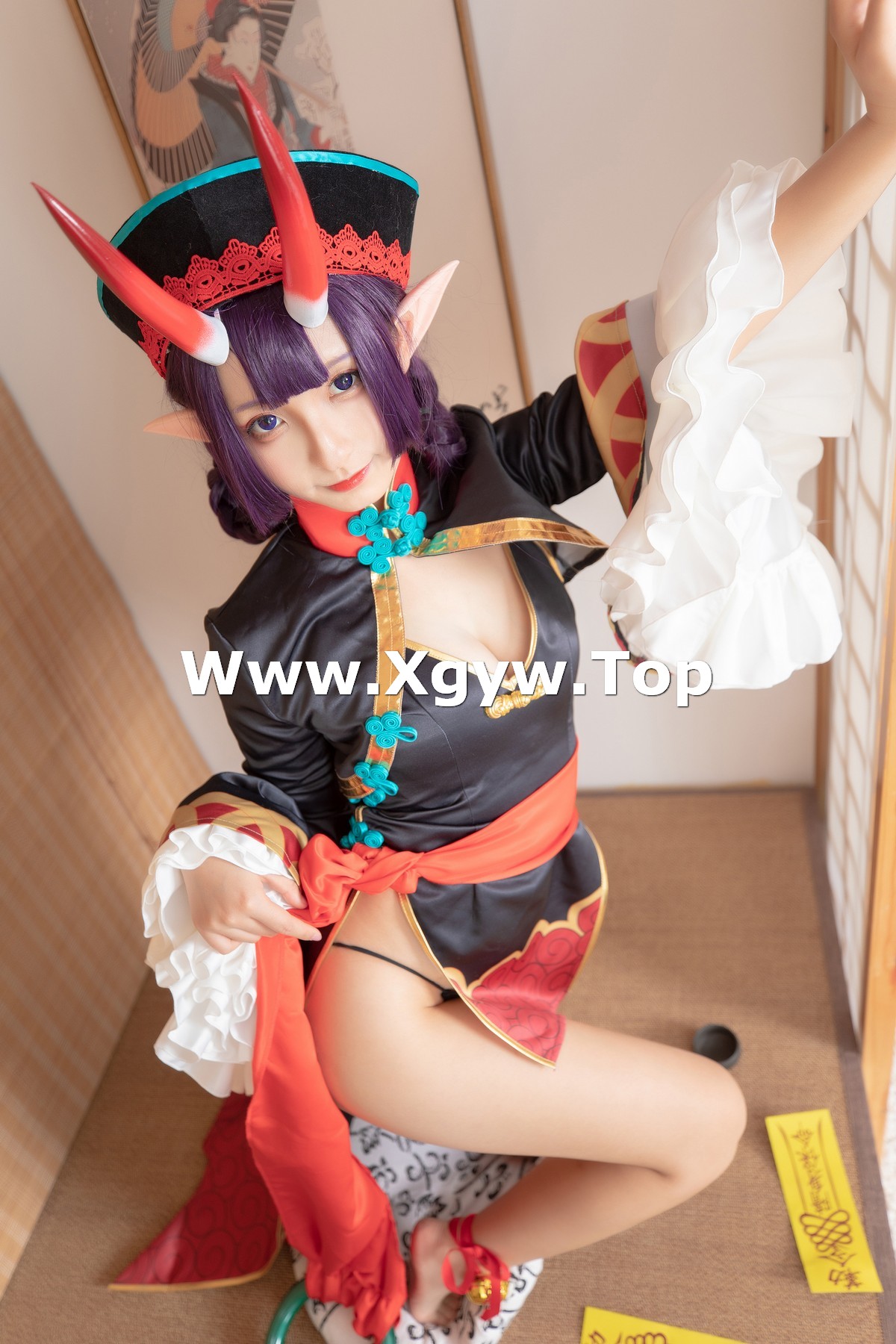 xgyw.top_萝莉美女神楽板真冬酒吞cos主题性感黑色短旗袍秀翘臀美腿撩人诱惑写真150P