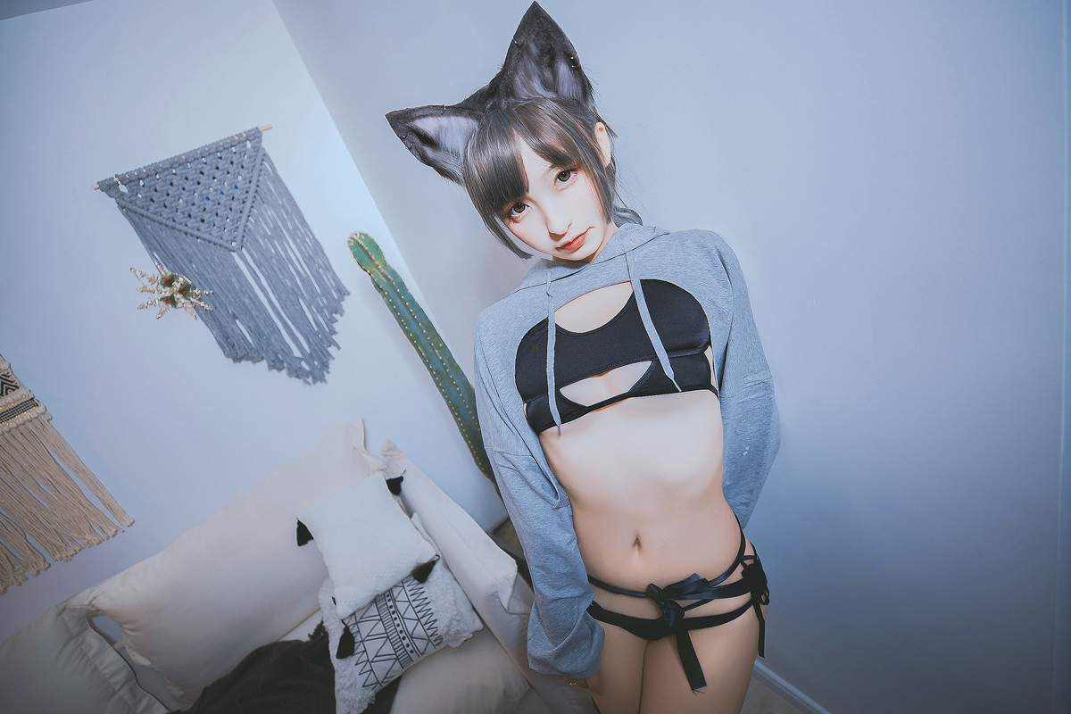 xgyw.top_萝莉美女神楽板真冬狼妹&兔娘主题私房性感服饰系列秀完美身材迷人诱惑写真150P