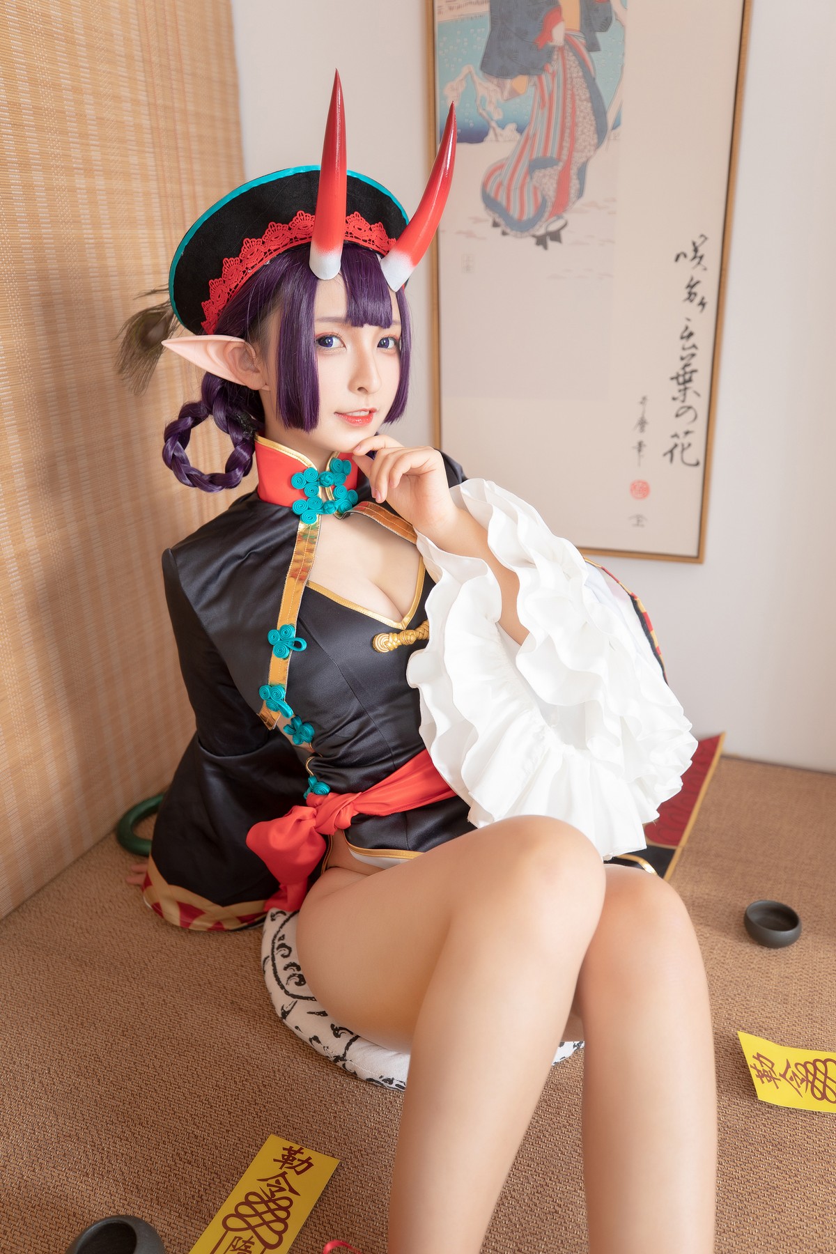 xgyw.top_萝莉美女神楽板真冬酒吞cos主题性感黑色短旗袍秀翘臀美腿撩人诱惑写真150P