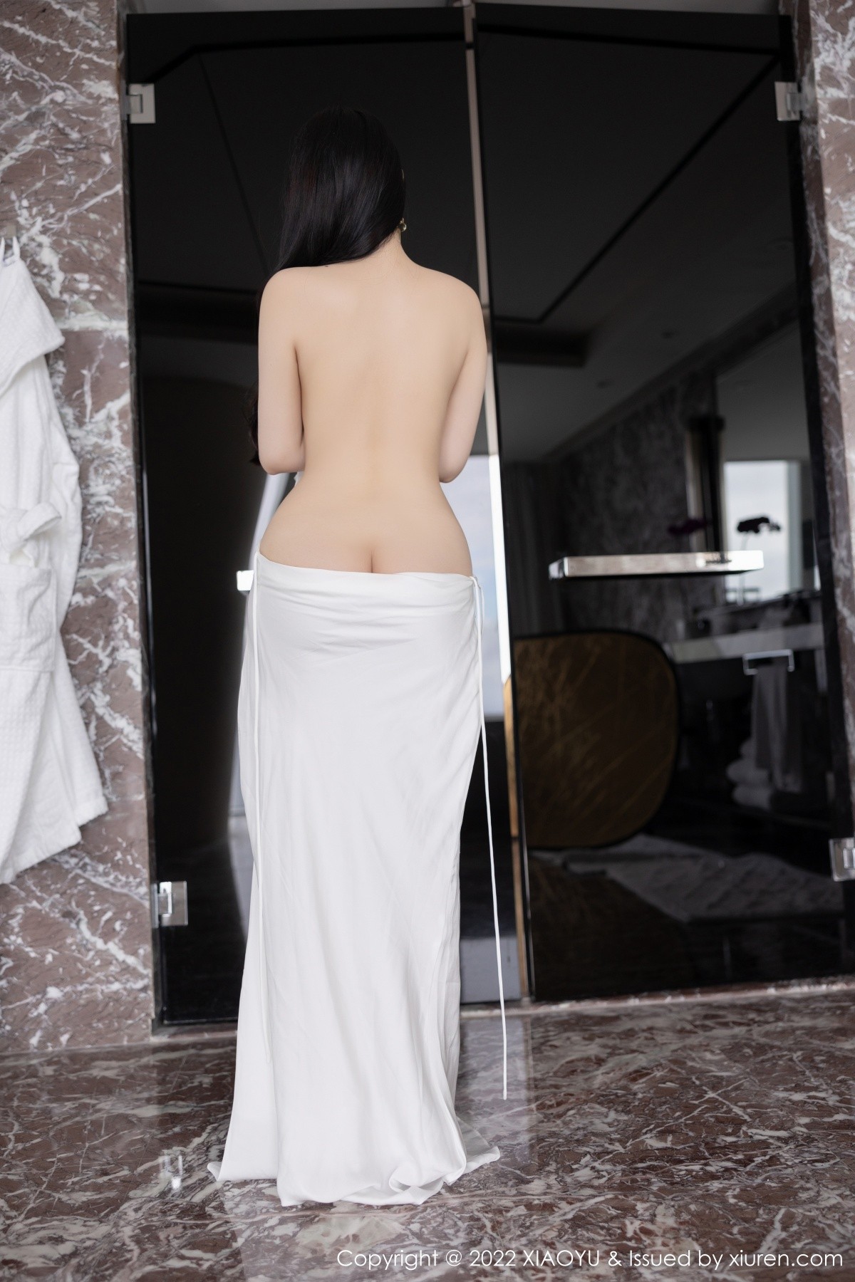 xgyw.top_[XiaoYu画语界]Vol.854_女神Cherry樱桃酱杭州旅拍脱吊带长裙露白色网纱内衣诱惑写真75P