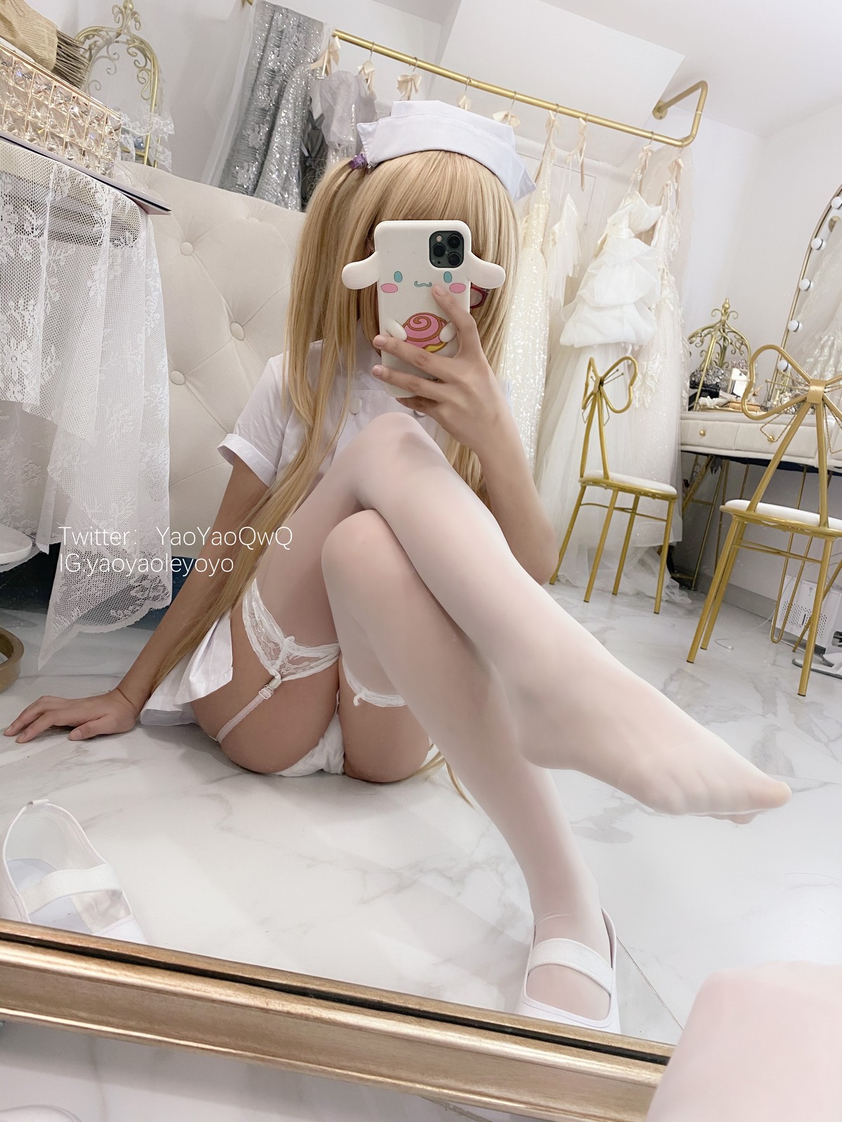 xgyw.top_网络美女软妹摇摇乐治愈不愉快主题私房护士装半脱露白色蕾丝吊袜诱惑写真89P