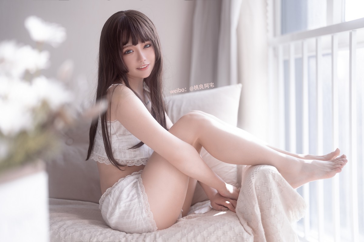 xgyw.top_Coser美女桃良阿宅桃良吊带主题私房性感白色分体吊带睡衣秀完美身材诱惑写真30P