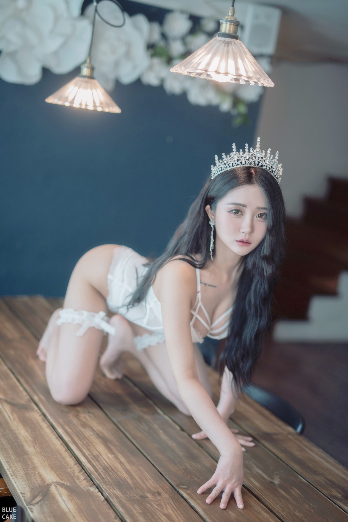 xgyw.top_[Bluecake]Bomi-Happy Bomiday主题私房性感白色情趣内衣秀完美身材诱惑写真95P