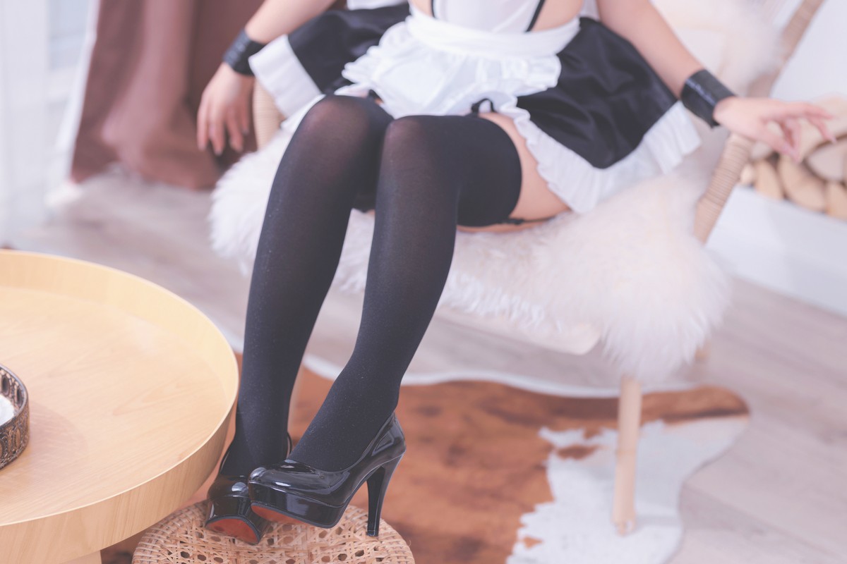xgyw.top_萝莉美女神楽板真冬酒吞cos主题性感黑色短旗袍秀翘臀美腿撩人诱惑写真150P