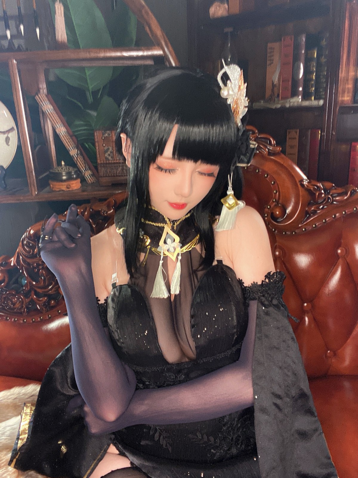 xgyw.top_Coser小姐姐星之迟迟奇奢华苑主题性感黑色薄纱礼服配破烂黑丝裤袜诱惑写真85P