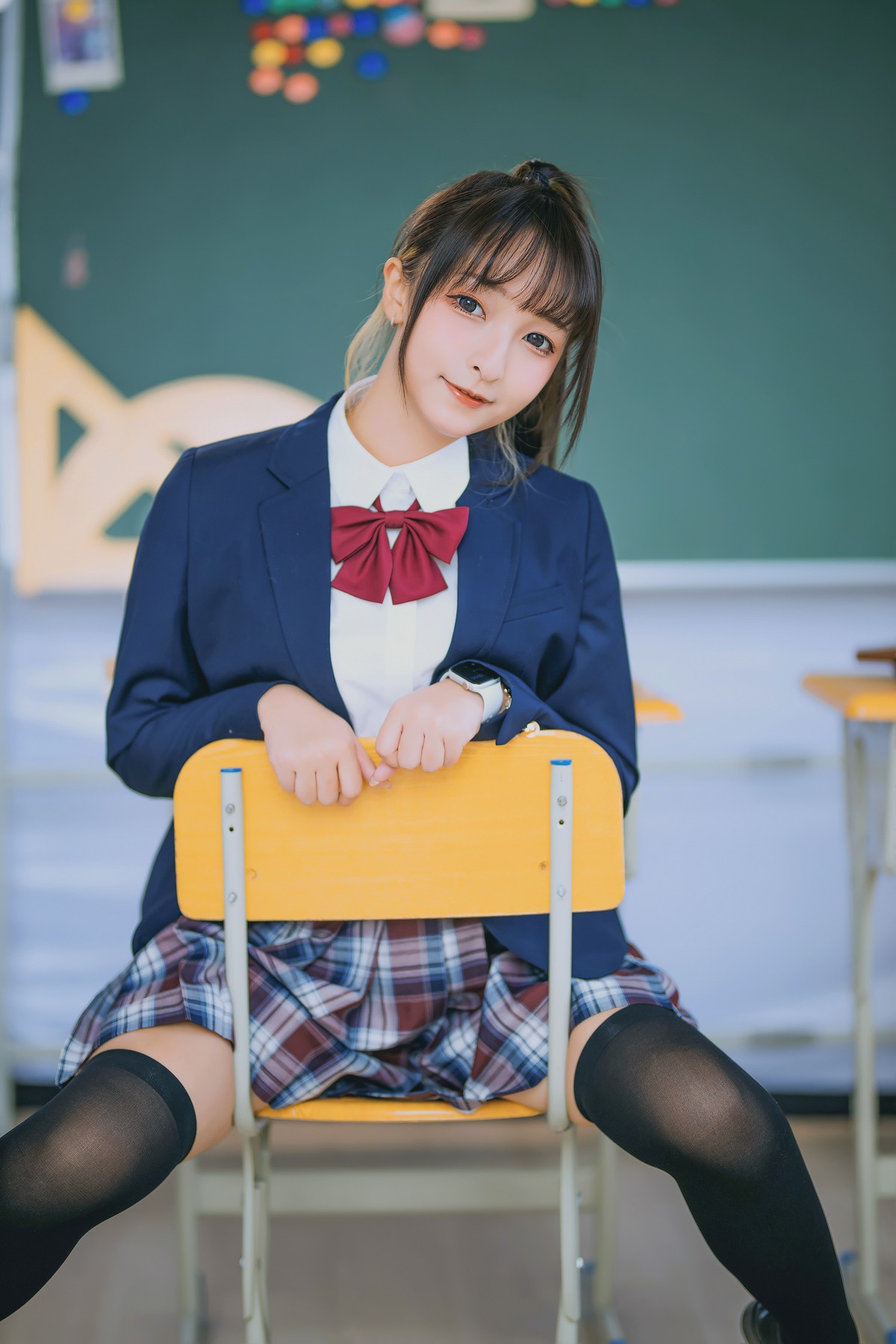 xgyw.top_萝莉美女神楽板真冬百合教室主题教室里师生情主题性感白T配黑丝袜诱惑写真150P