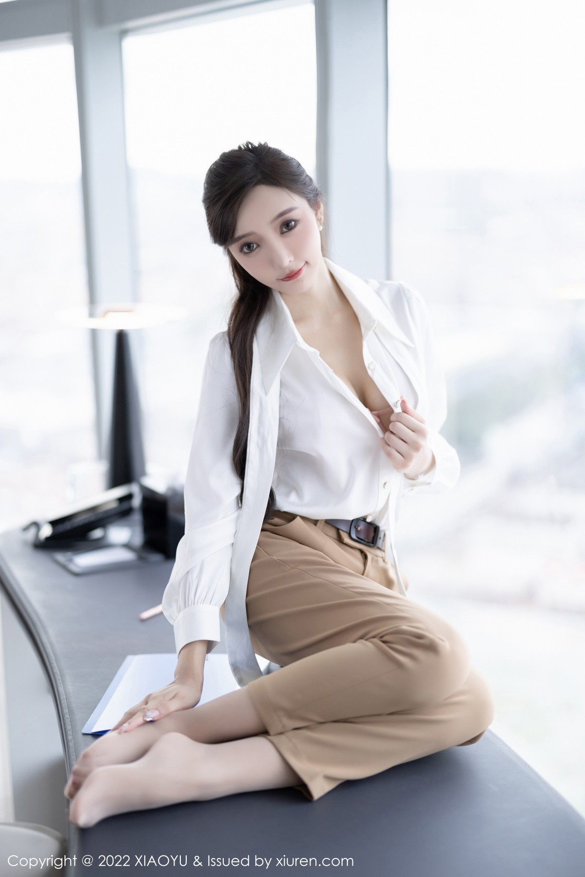 xgyw.top_[XiaoYu画语界]Vol.852_女神王馨瑶yanni性感白T配长裤半脱露粉色蕾丝内衣惹火诱惑写真81P