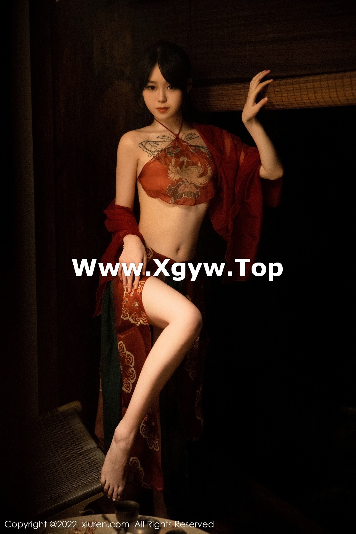 xgyw.top_XiuRen第5527期_模特奶瓶大理旅拍私房性感红色轻透古装服秀完美身材诱惑写真78P