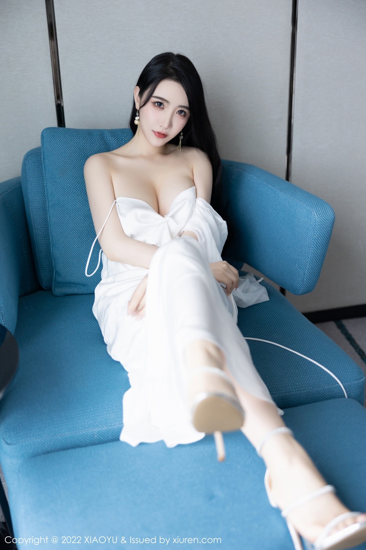 xgyw.top_[XiaoYu画语界]Vol.854_女神Cherry樱桃酱杭州旅拍脱吊带长裙露白色网纱内衣诱惑写真75P