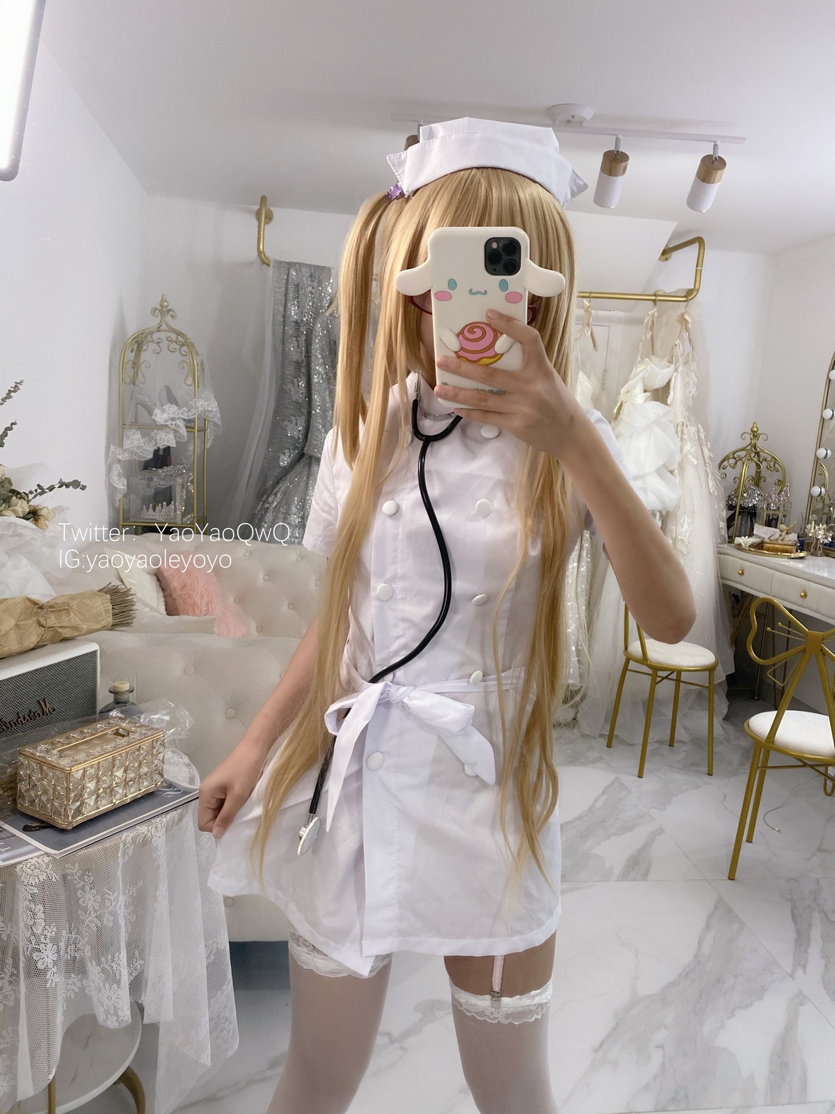 xgyw.top_网络美女软妹摇摇乐治愈不愉快主题私房护士装半脱露白色蕾丝吊袜诱惑写真89P