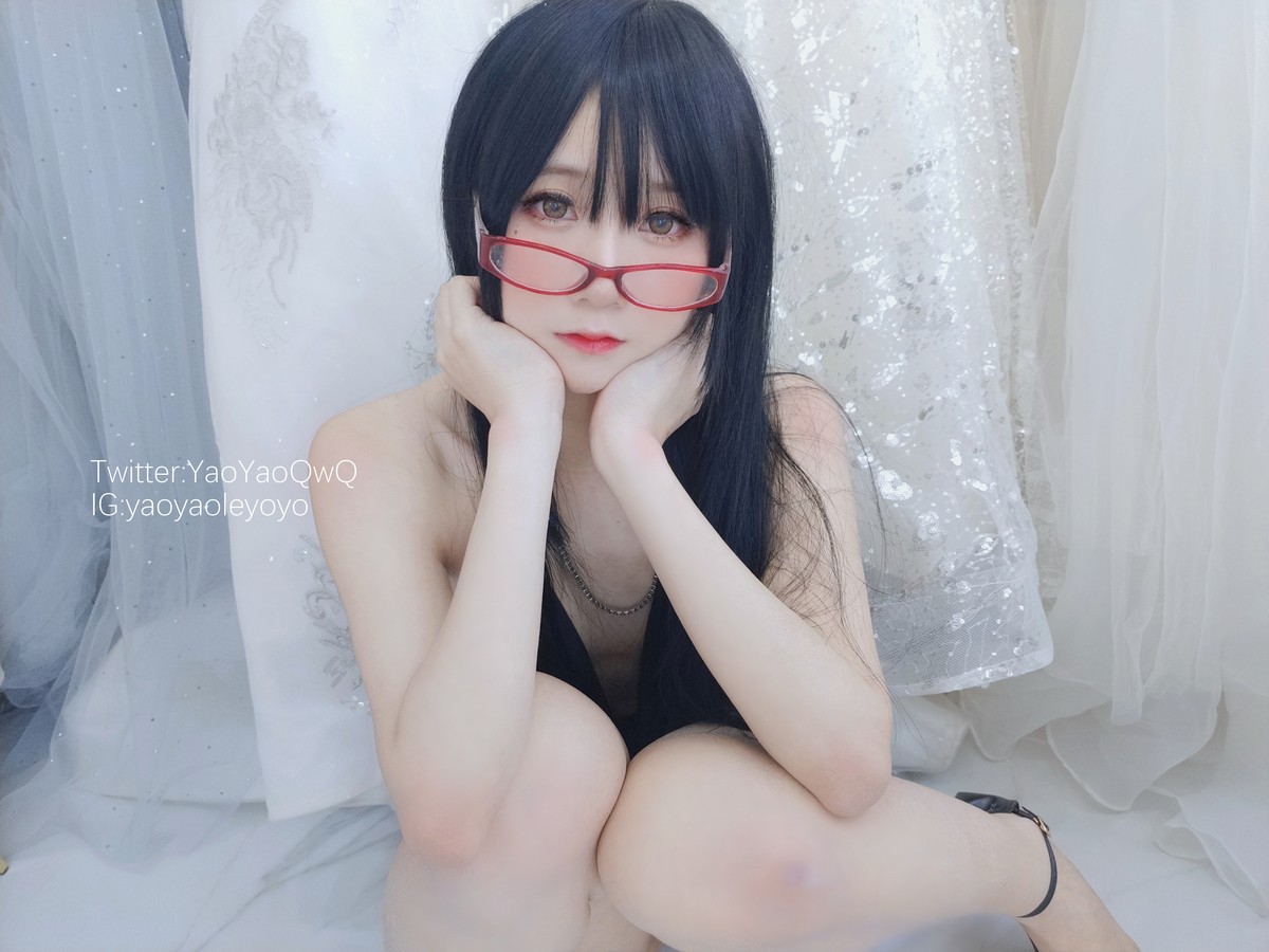 xgyw.top_网络美女软妹摇摇乐和姐姐一起玩吧主题性感黑色礼裙半脱露豪乳遮点诱惑写真32P