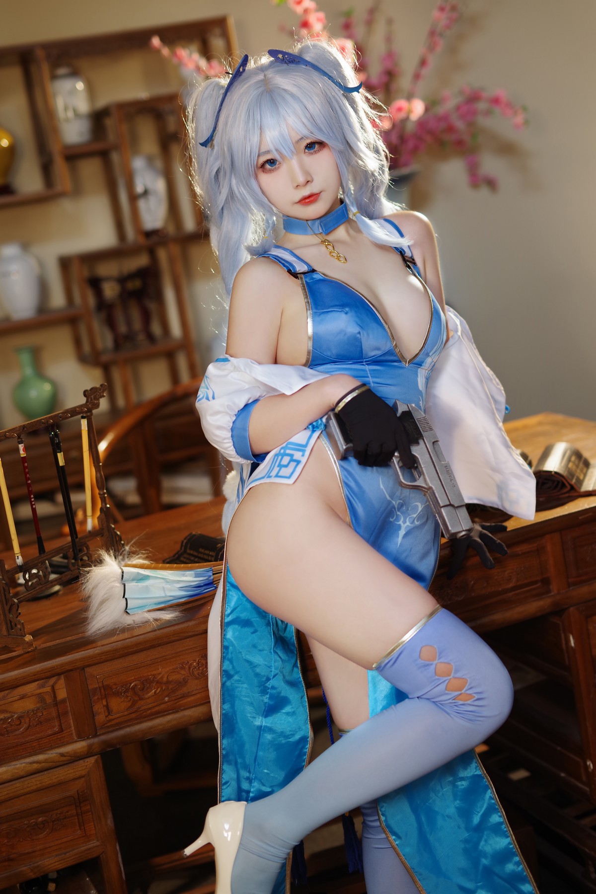 xgyw.top_网络美女yuuhui玉汇翠雀媚主题私房性感翠绿旗袍秀完美身材翘臀美腿诱惑写真31P