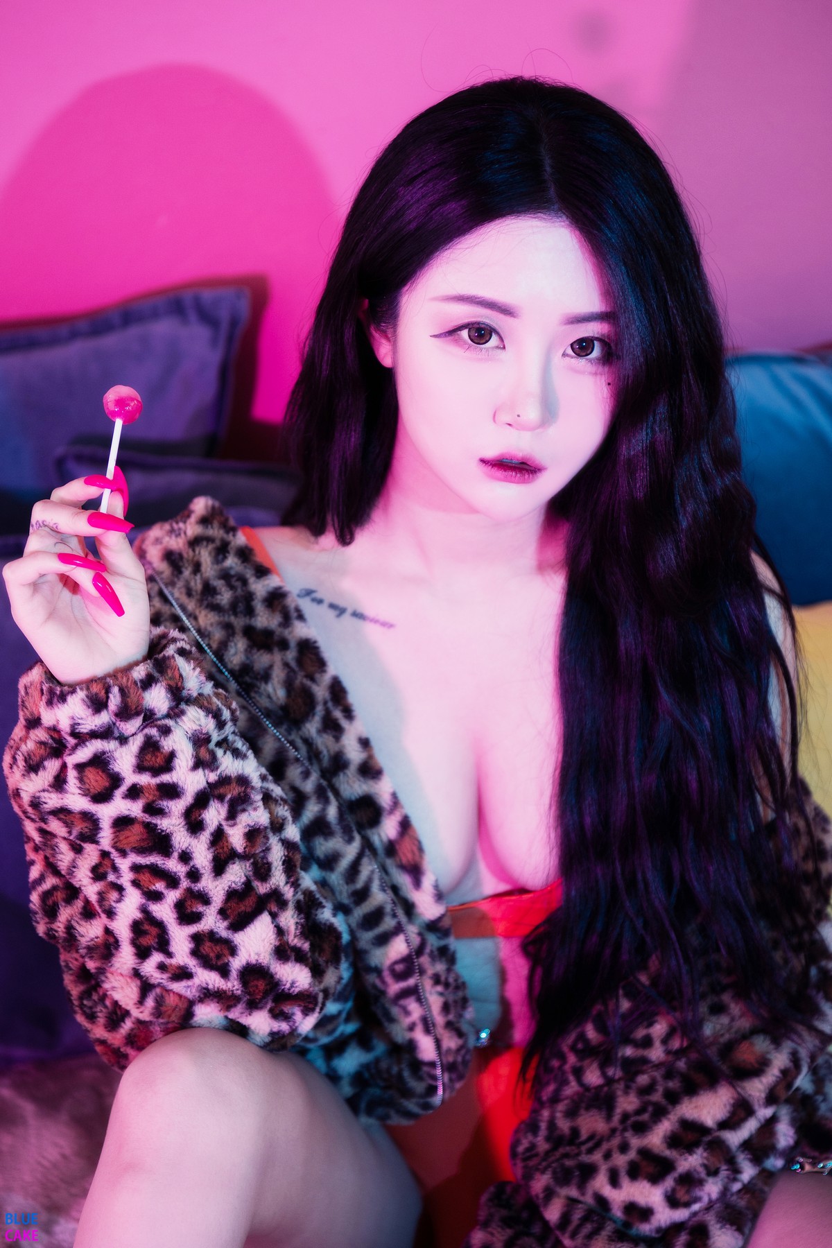 xgyw.top_[Bluecake]Bomi-Happy Bomiday主题私房性感白色情趣内衣秀完美身材诱惑写真95P