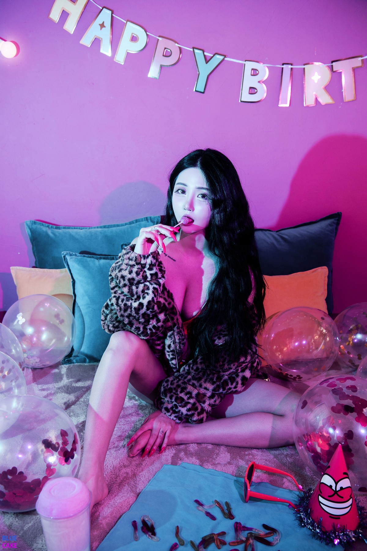 xgyw.top_[Bluecake]Bomi-Happy Bomiday主题私房性感白色情趣内衣秀完美身材诱惑写真95P