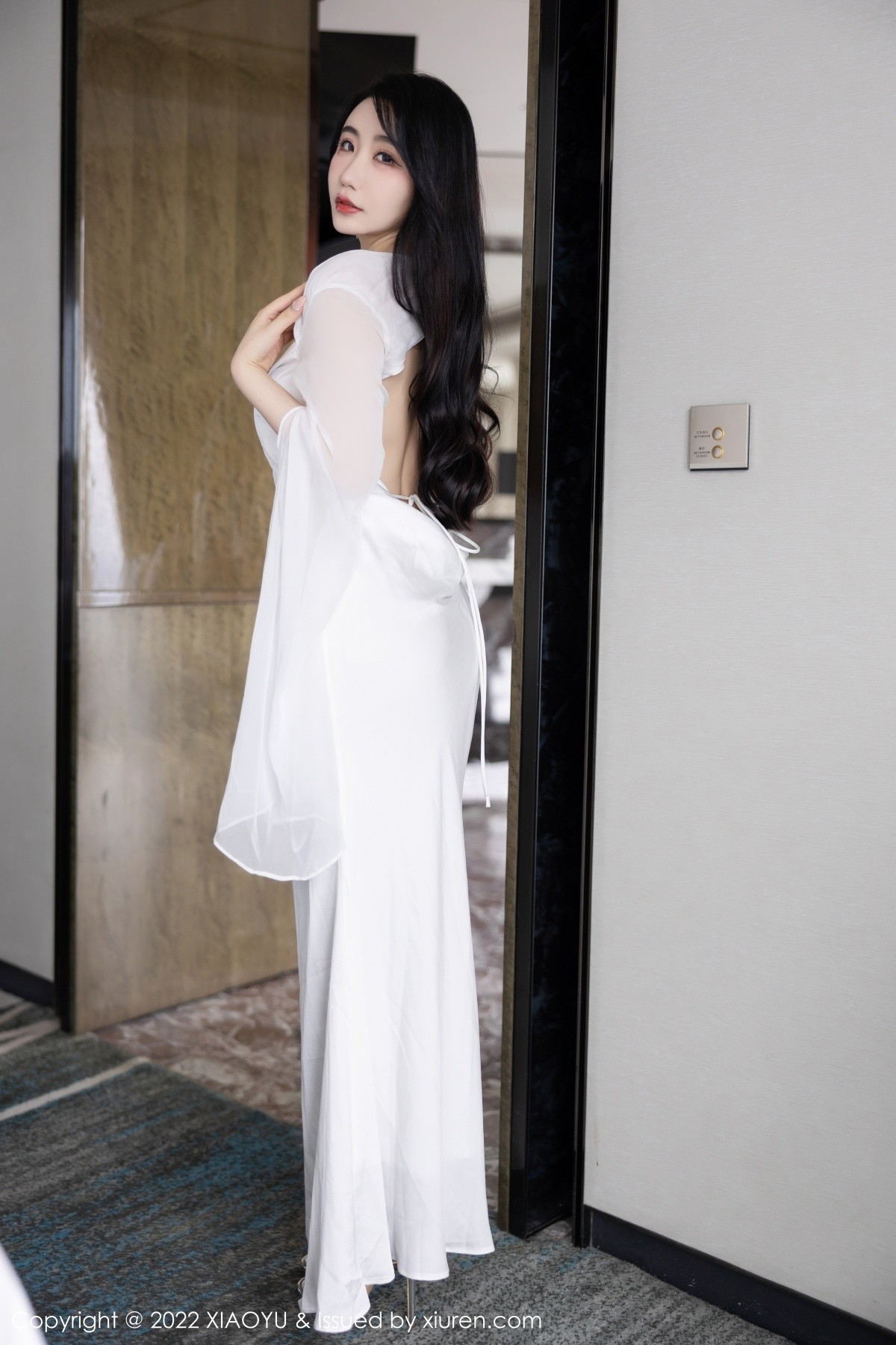 xgyw.top_[XiaoYu画语界]Vol.854_女神Cherry樱桃酱杭州旅拍脱吊带长裙露白色网纱内衣诱惑写真75P