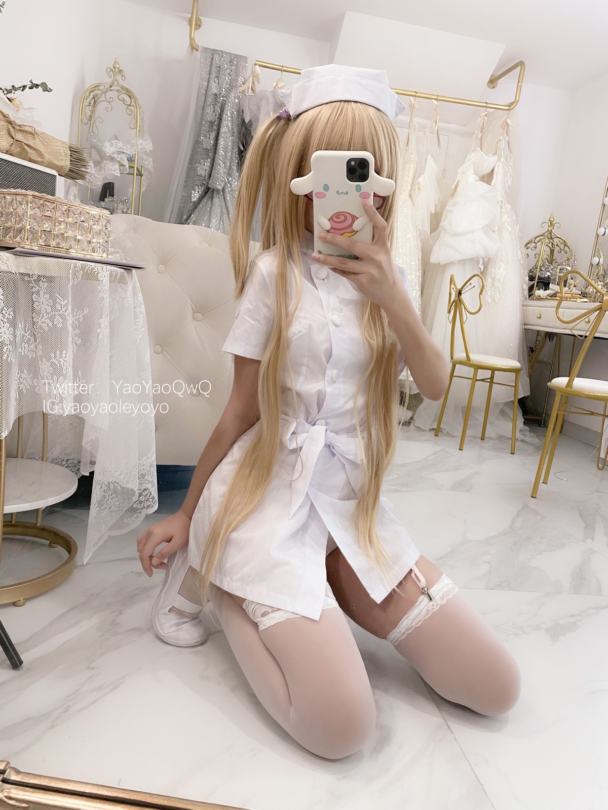 xgyw.top_网络美女软妹摇摇乐治愈不愉快主题私房护士装半脱露白色蕾丝吊袜诱惑写真89P