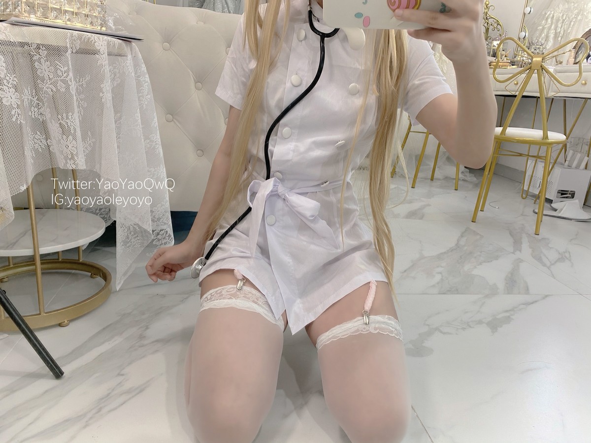 xgyw.top_网络美女软妹摇摇乐治愈不愉快主题私房护士装半脱露白色蕾丝吊袜诱惑写真89P
