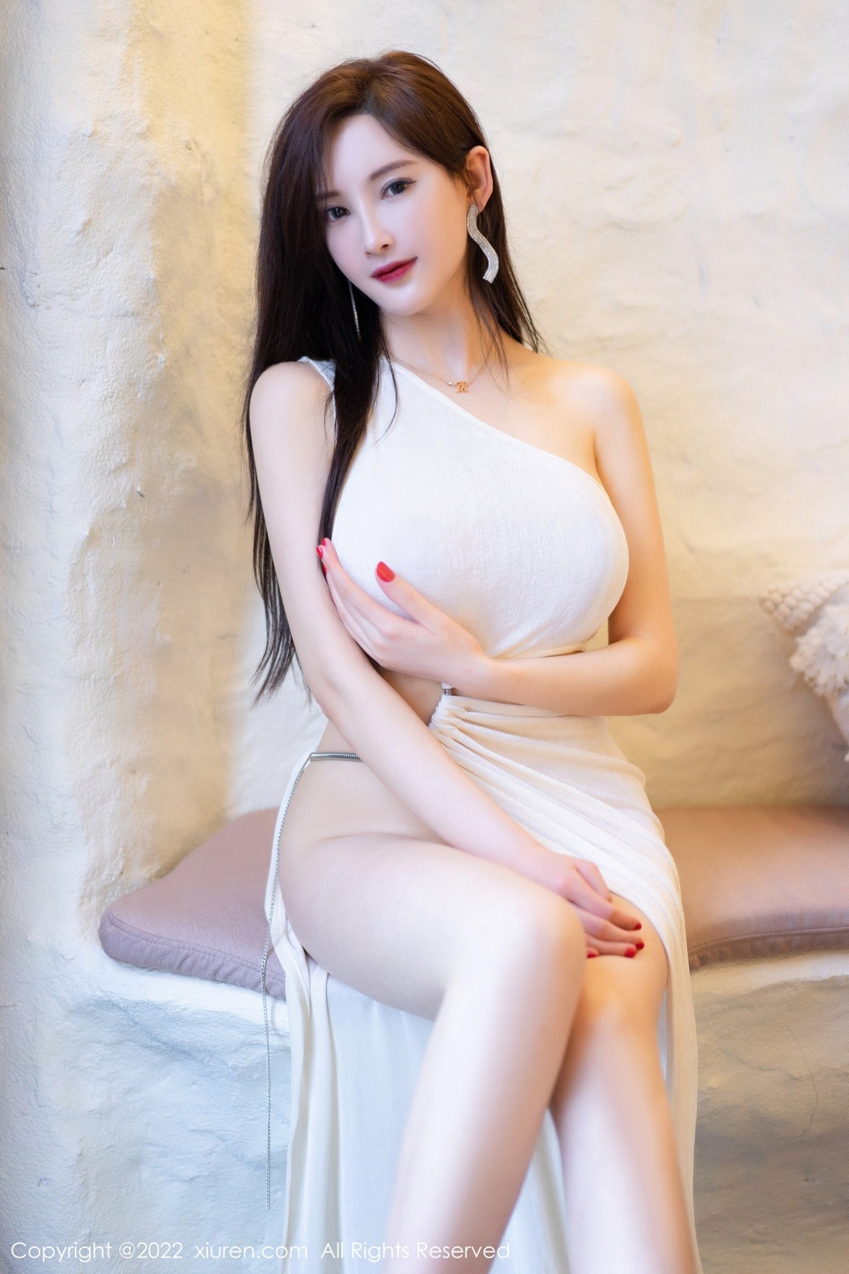 xgyw.top_XiuRen第5502期_女神奶瓶土肥圆私房性感白色轻透连衣长裙秀丰满身材诱惑写真70P
