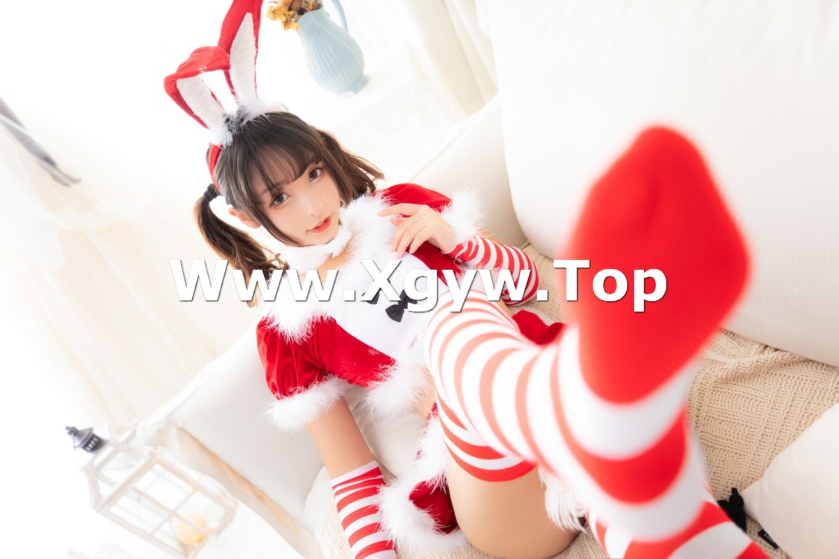 xgyw.top_萝莉美女神楽坂真冬圣诞皇后主题红色皮质开胸连体衣配黑皮袜完美诱惑写真150P